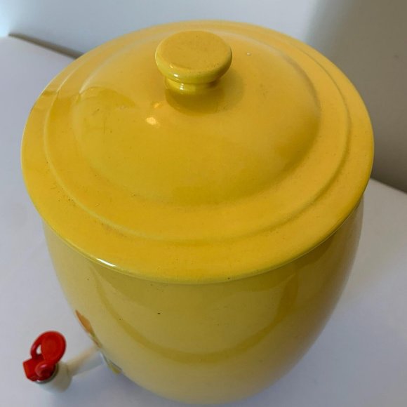 Vintage 1960 Large Yellow Ceramic Tap Crock Spigot Lemonade Dispenser - Picture 3 of 10